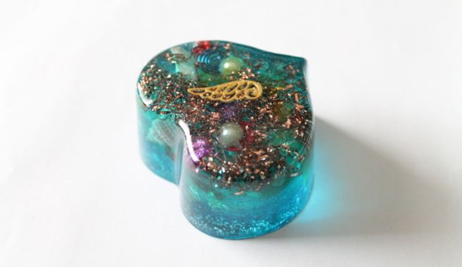 ガラクタが蘇る！―レジンアクセサリーは実はエコ？