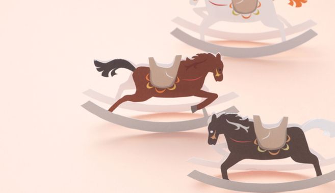ペーパークラフトの木馬