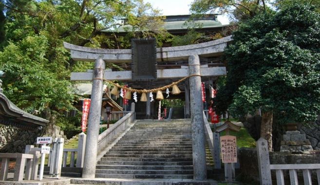 金華山黄金山神社