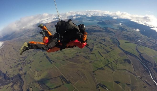 スカイダイビングのはじめ方