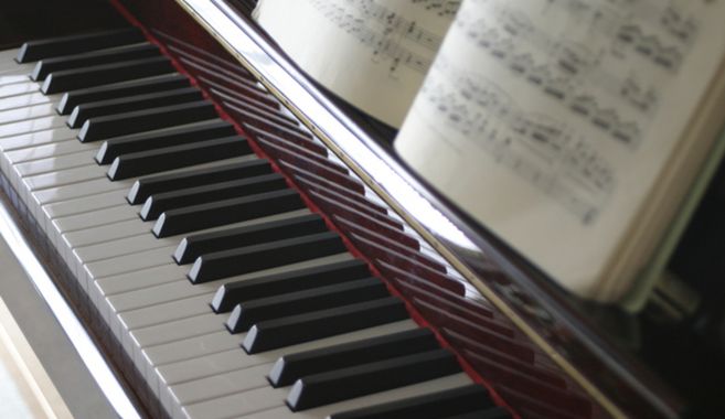 アップライトピアノ