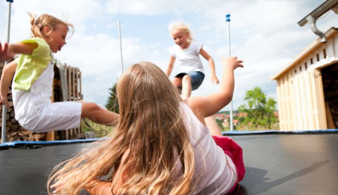 トランポリンで跳んでみよう