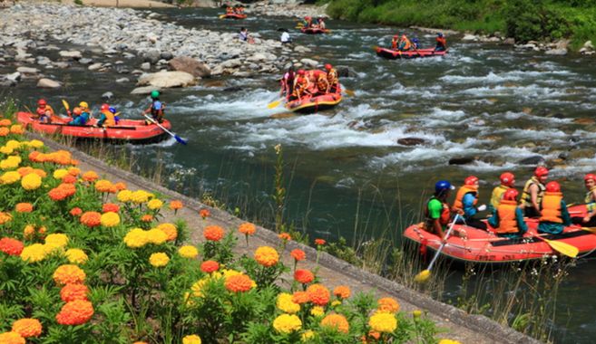 ラフティングに行こう!