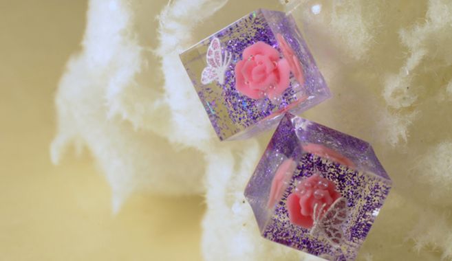 レジンのクリアキューブ