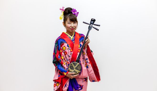 三線を弾いてみよう