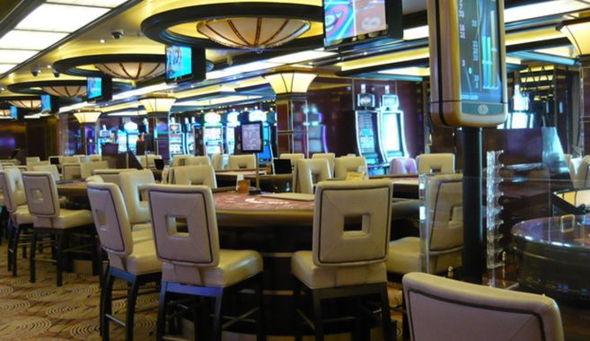 クルーズ客船のレストラン