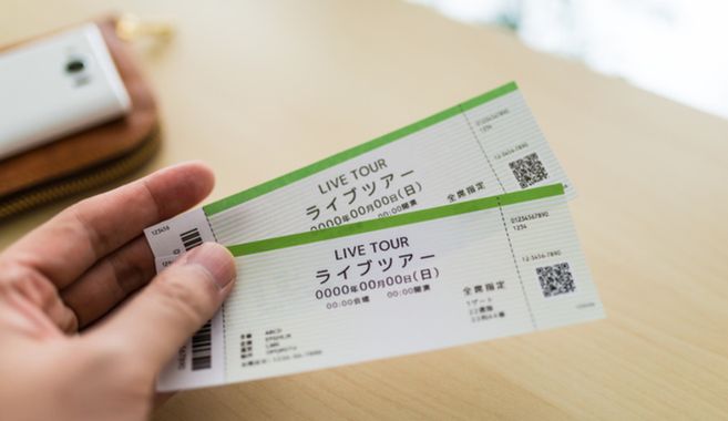 ライブチケット