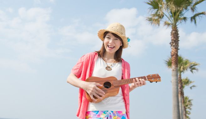 ウクレレ演奏