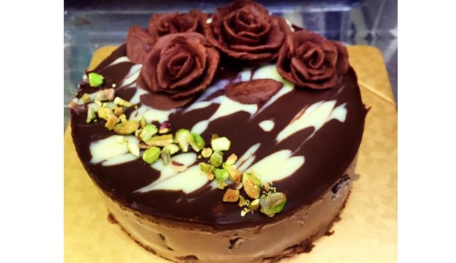 お店にいかなくても。ケーキづくり体験！