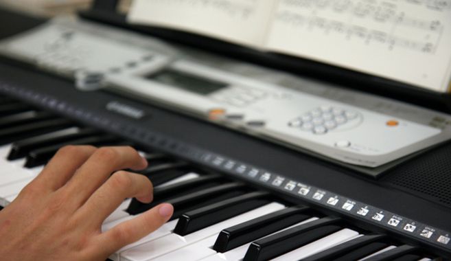 電子ピアノ