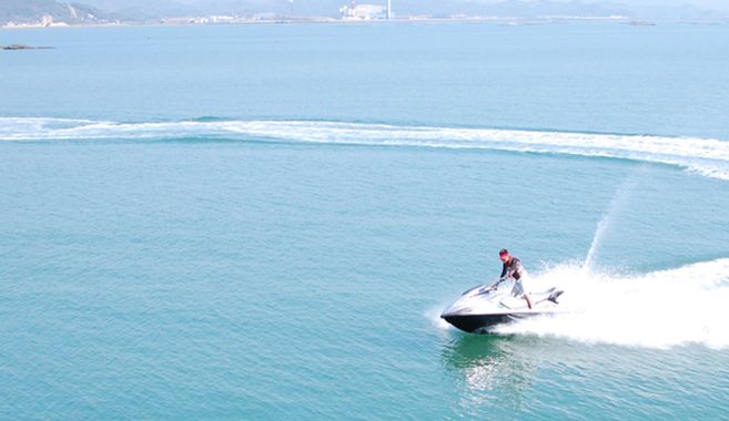 ジェットスキー