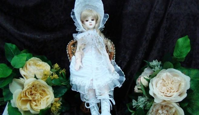 避暑地の球体関節人形