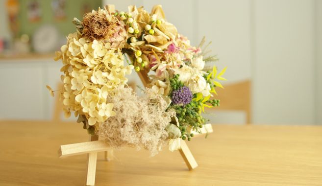 ドライフラワーのリース