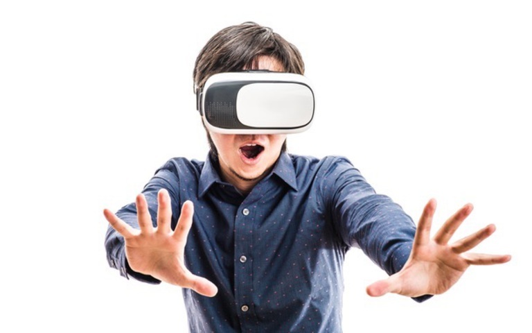 VR（バーチャルリアリティ）