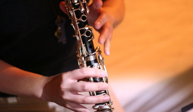 クラリネットを演奏