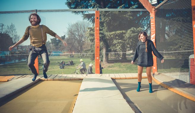 トランポリンはどこにあるの?