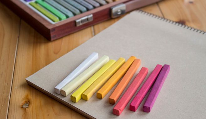 パステルとスケッチブック