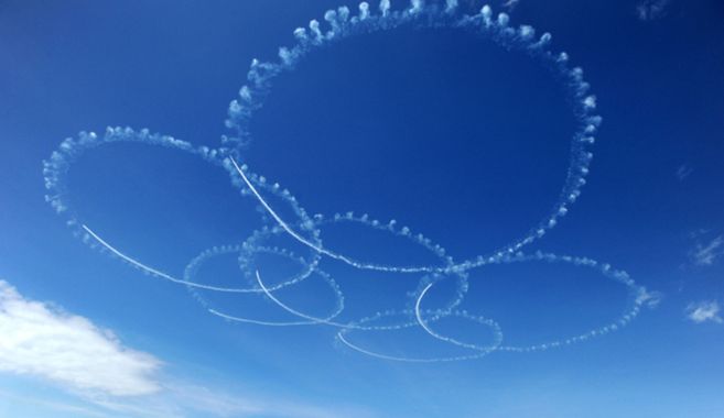 航空ショー飛行機雲